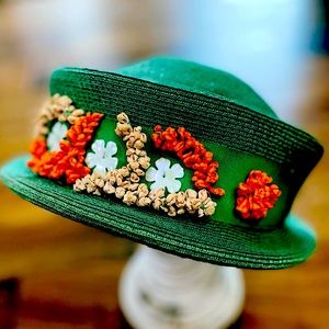 Vintage 1950/1960s Pillbox ladies hat just on time for St. Patrick’s Day ☘️